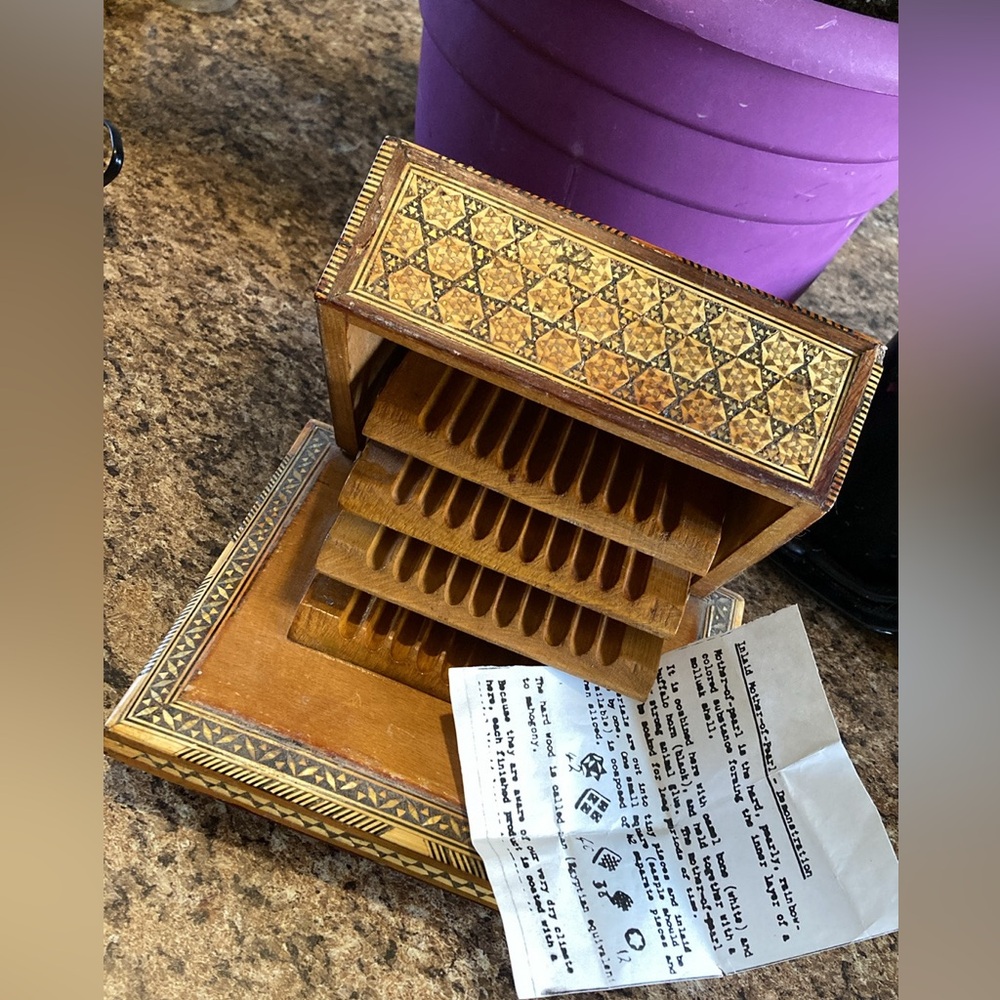 Antyque collectable Egyptian cigaret Box.